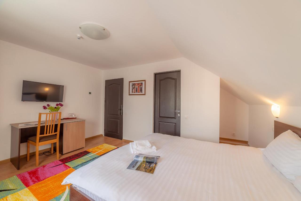 Pension Cluj Екстер'єр фото