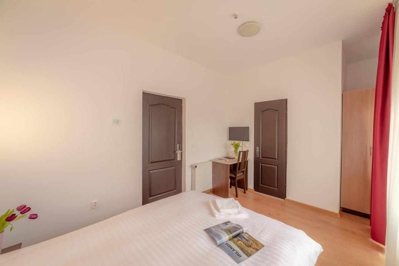 Pension Cluj Екстер'єр фото
