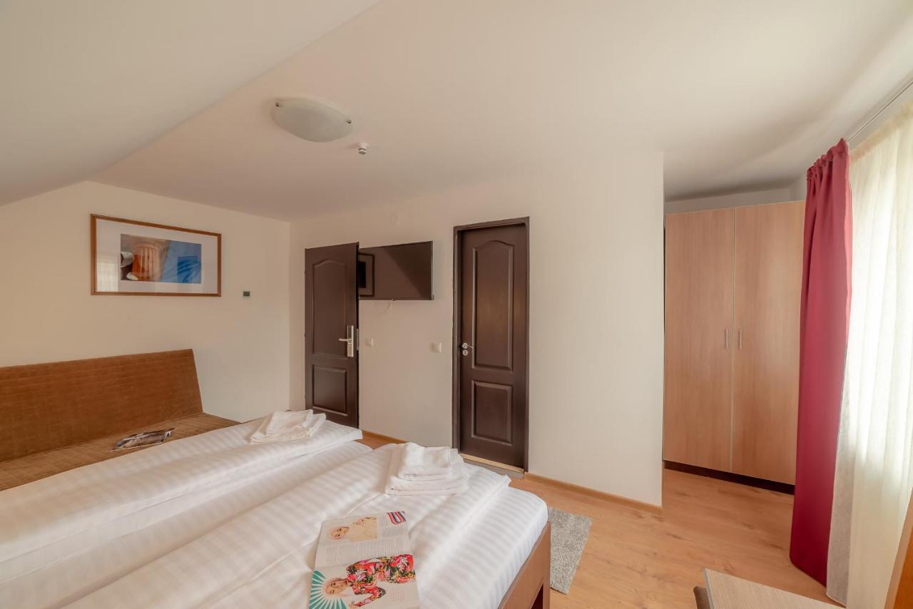 Pension Cluj Екстер'єр фото
